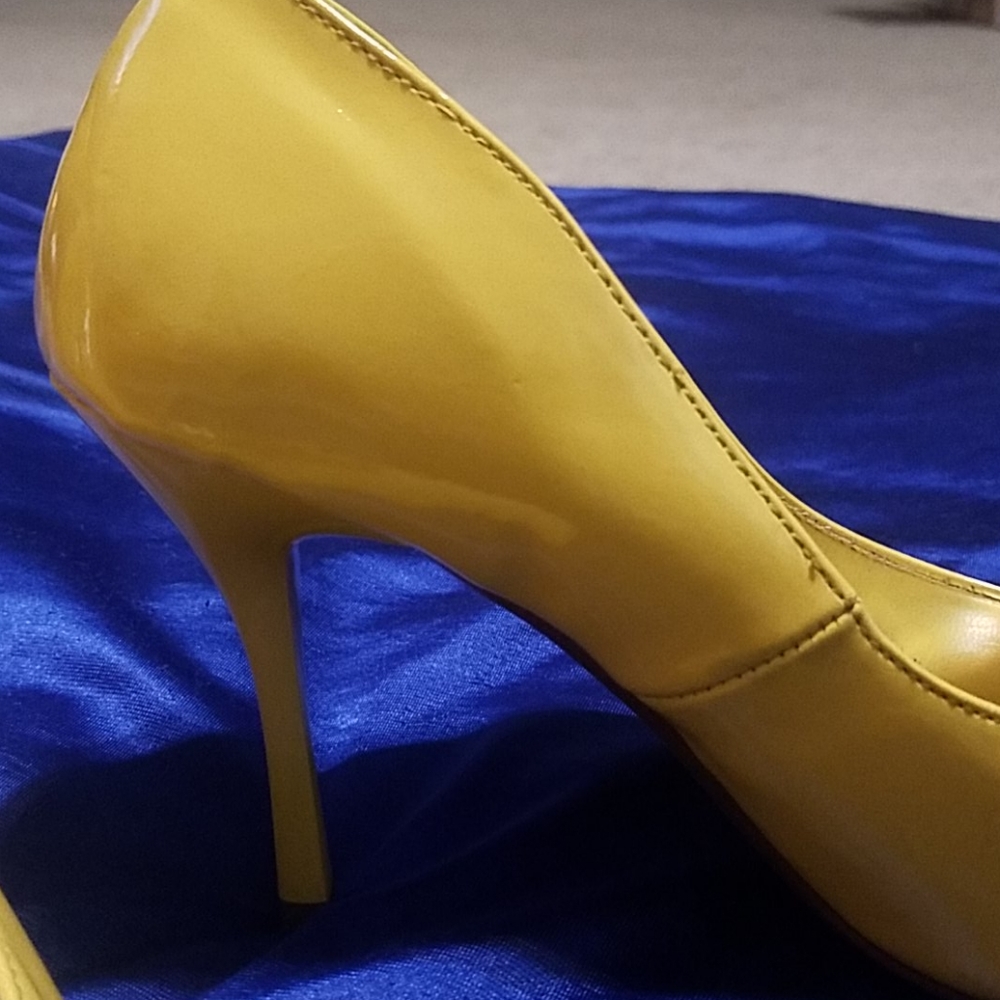 Damita K Banana Yellow 4" pointed toe high heels